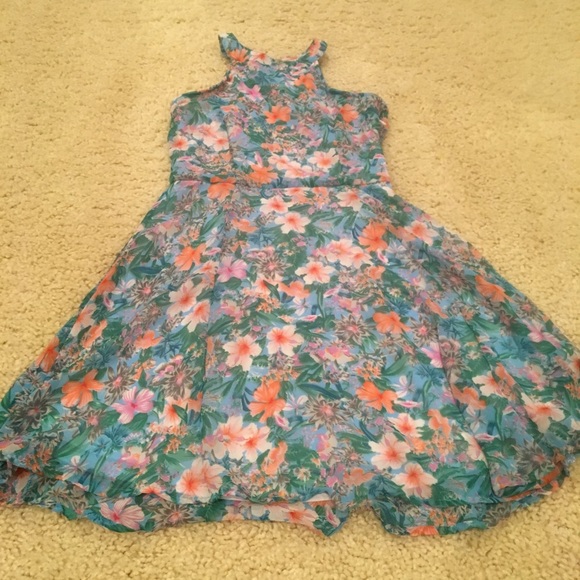 Dress - Picture 1 of 3